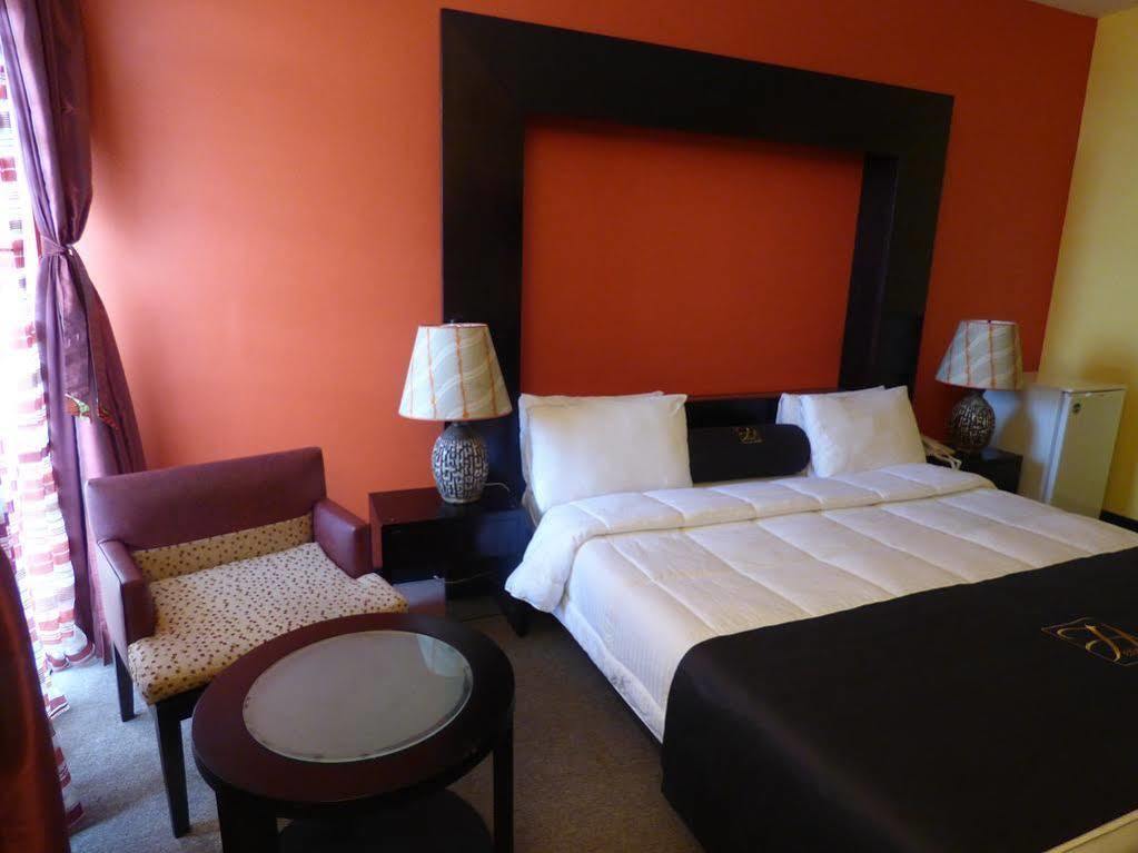 Heden Golf Hotel Abidżan Zewnętrze zdjęcie